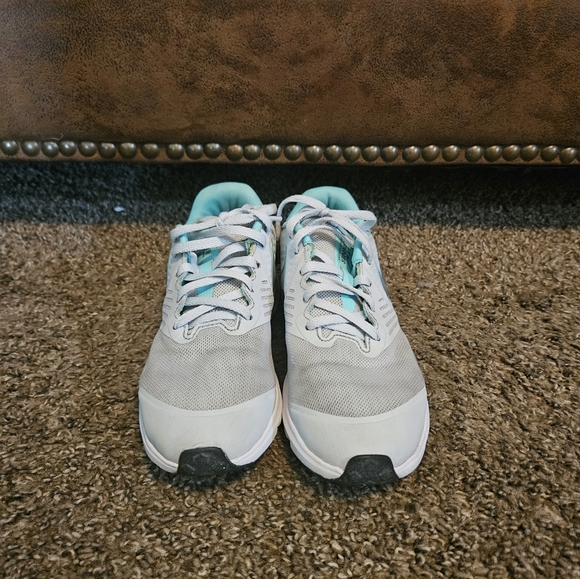 3.5 Nike Kid Tennis Shoes - Picture 2 of 5